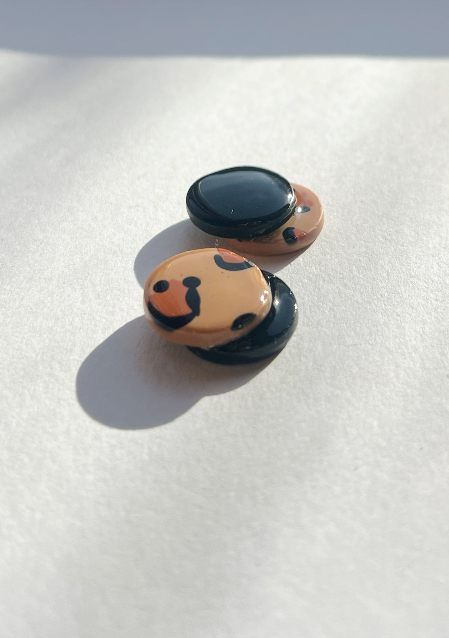The Eclipse Stud in leopard and black