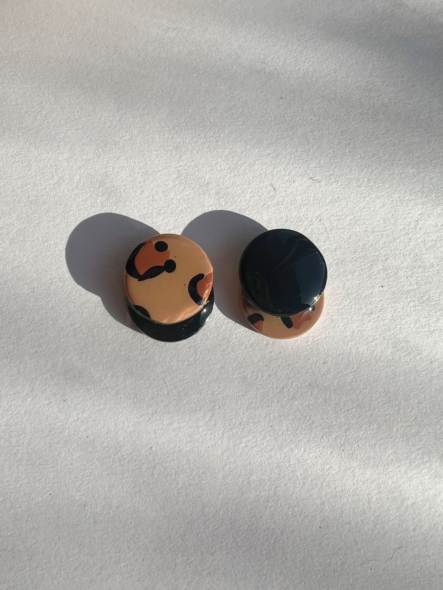 The Eclipse Stud in leopard and black