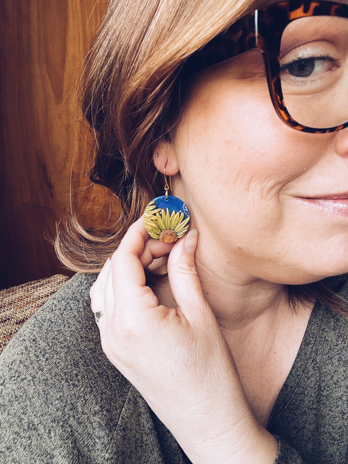 The Midi Orbit earring in sunflower